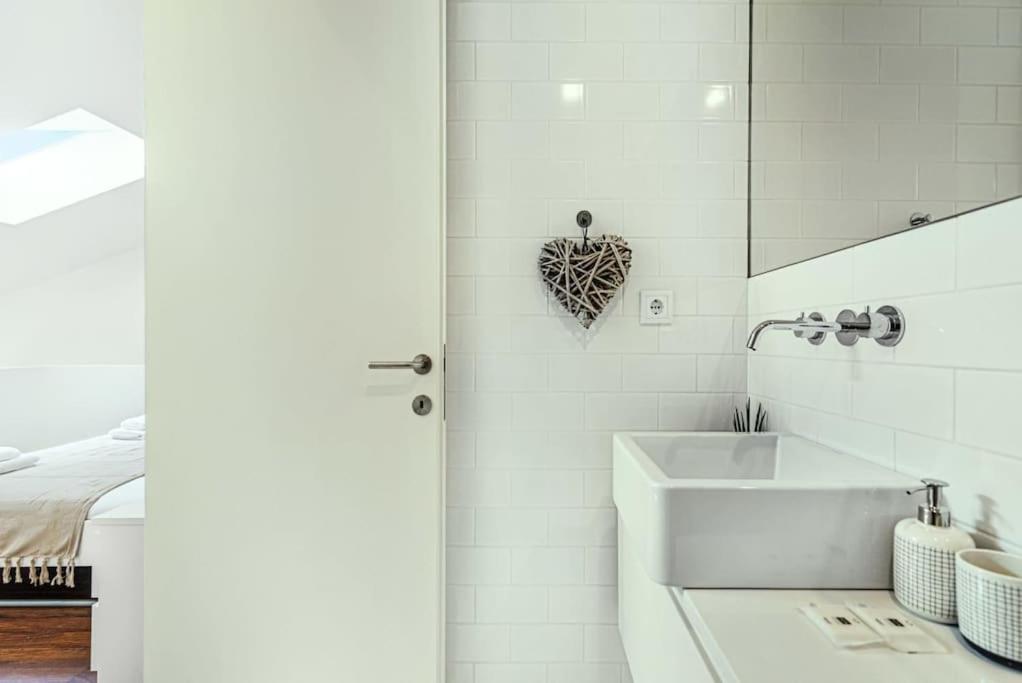 Bombarda Apartments IV By Innkeeper Porto Ngoại thất bức ảnh